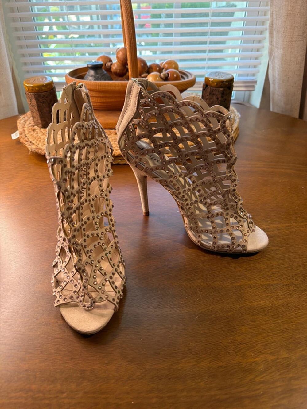 Ziggy Soho NWT booties 7.5 511